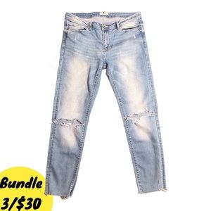 Forever 21 Skinny Leg Distressed Stretchy Light Blue Denim Jeans WomensSize 30